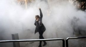 اخبار خروش مردم ایران شنبه ۱۶ دی ۱۳۹۶ تظاهرات:  اعتراض‌های چند روز گذشته در شهرهای مختلف ایران به مرگ دستکم ۲۲ نفر و دستگیری صدها نفر انجامید.